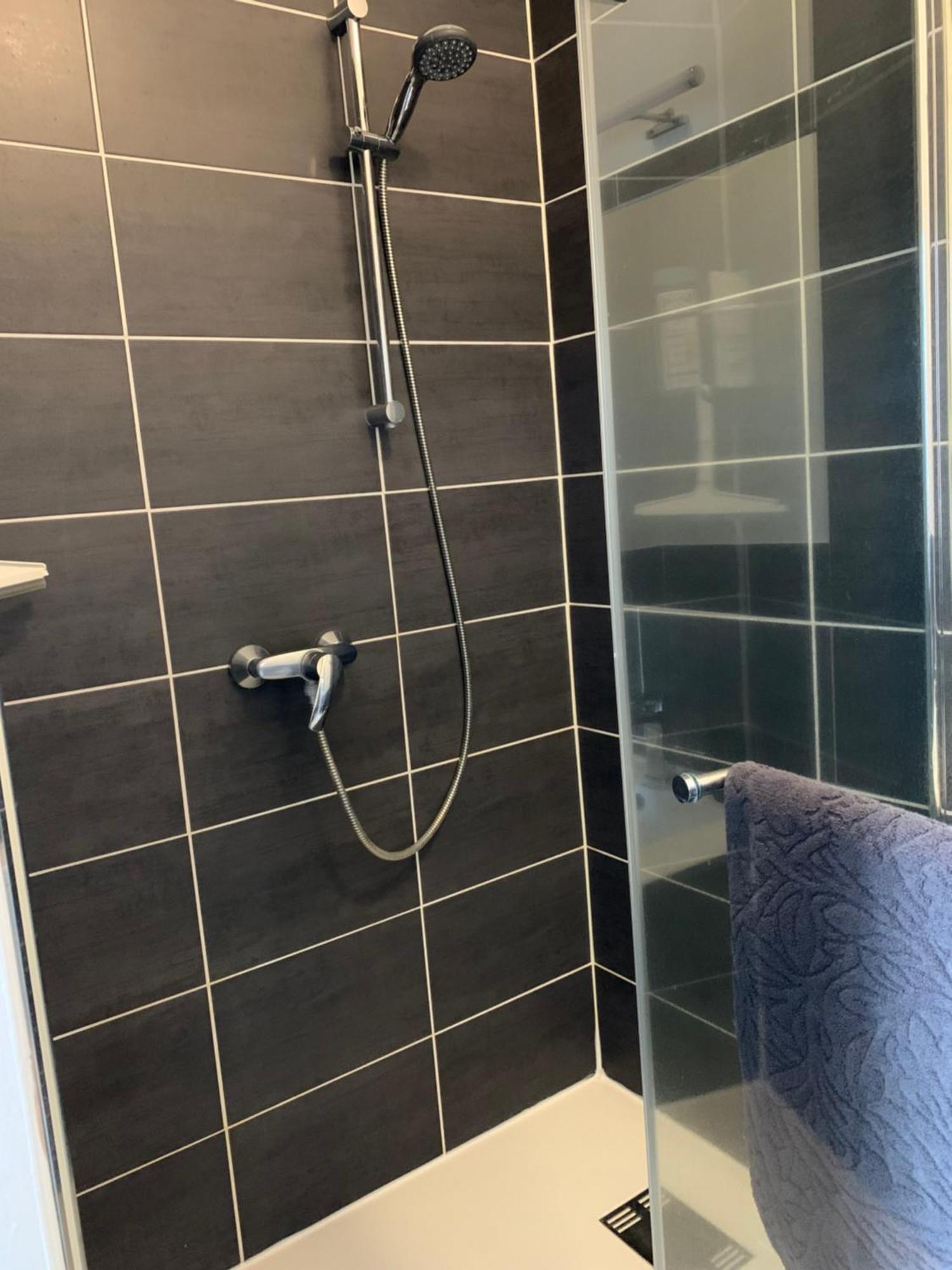 Chez Chris Hotel Кур-Шеверни Екстериор снимка